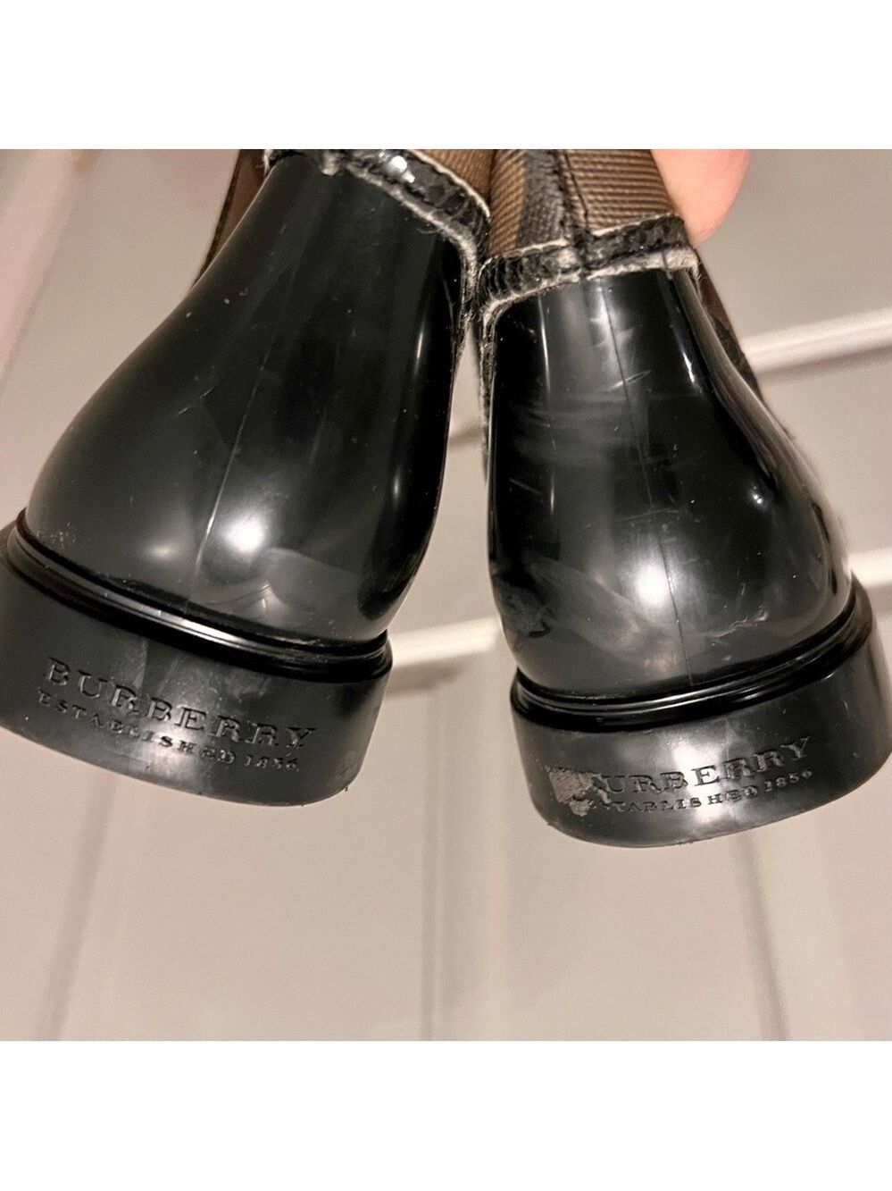 BURBERRY rain boots. Size 40 - Picture 4 of 12